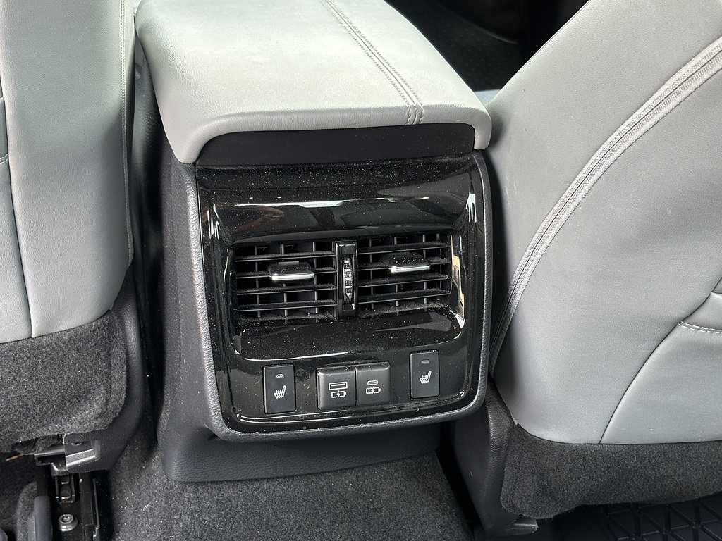 Certified 2021 Toyota Avalon Limited w/ Advanced Safety Package FWD image 31