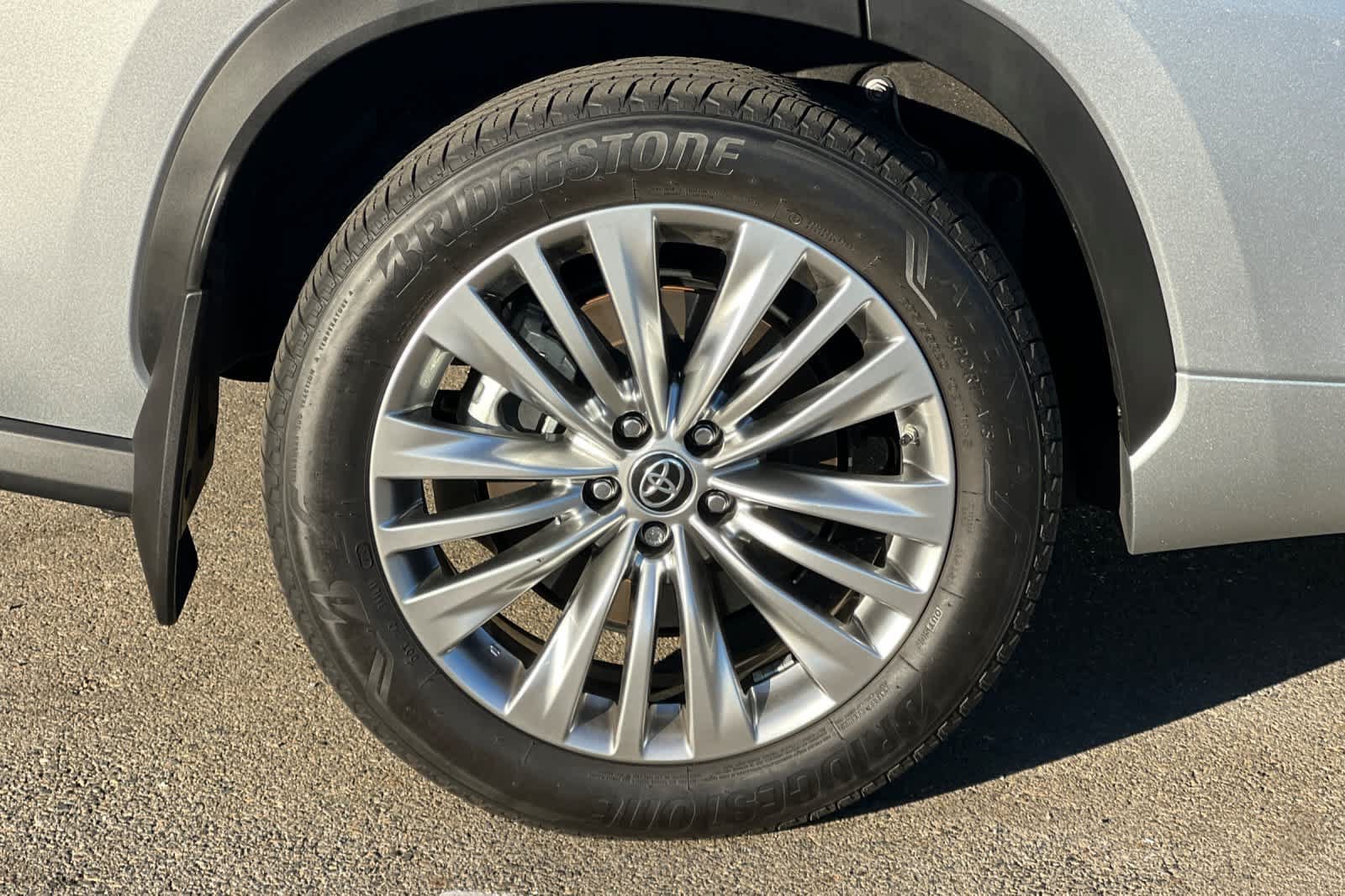 Used 2025 Toyota Highlander Platinum AWD/4WD image 20