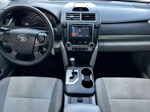 Used 2012 Toyota Camry LE image 4