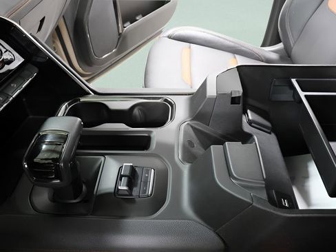 Used 2023 GMC Sierra 1500 AT4 w/ AT4 Preferred Package image 19