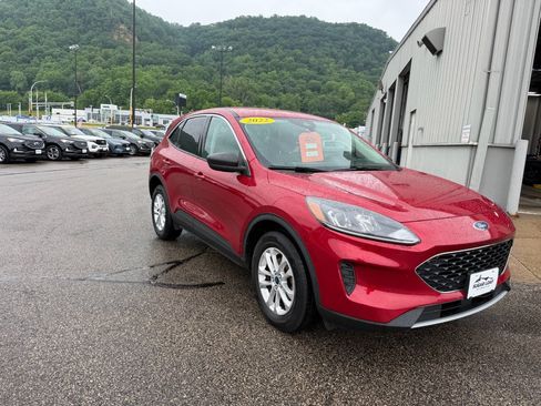 Used 2022 Ford Escape SE w/ Convenience Package AWD/4WD image 3