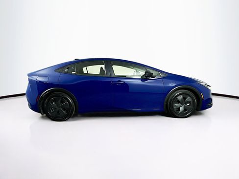 Used 2026 Toyota Prius SE image 10