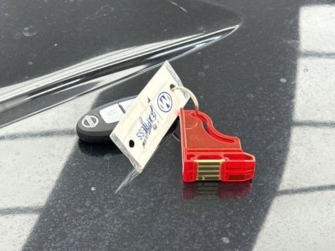 Used 2017 Nissan Titan S image 45