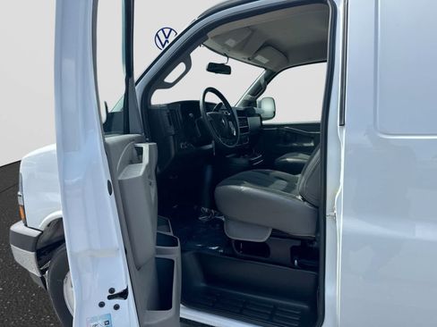 Used 2025 Chevrolet Express 2500 w/ Driver Convenience Package RWD image 2