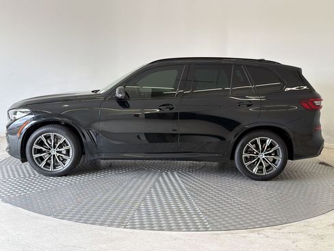 Certified 2022 BMW X5 xDrive40i w/ M Sport Package AWD/4WD image 2