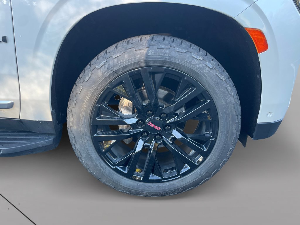 Certified 2024 GMC Yukon Denali w/ Advanced Technology Package AWD/4WD image 9