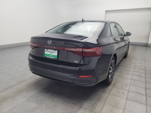 Used 2025 Volkswagen Jetta SE FWD image 9