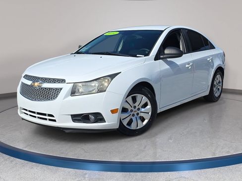 Used 2014 Chevrolet Cruze LS FWD image 1