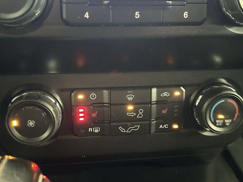 Used 2020 Ford F150 XLT w/ Equipment Group 302A Luxury AWD/4WD image 41