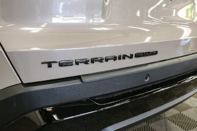 Used 2026 GMC Terrain Elevation w/ Elevation Premium Package AWD/4WD image 9