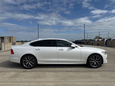 Used 2020 Volvo S90 T6 Momentum w/ Protection Package Premier image 2