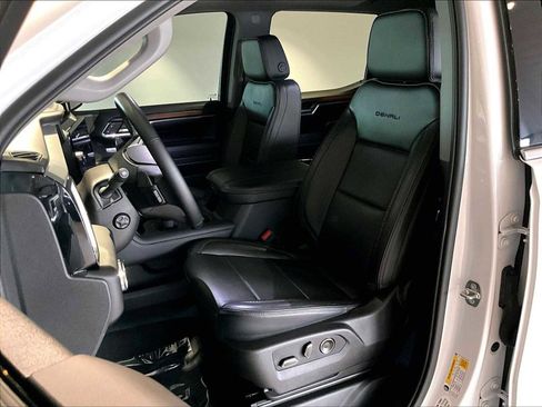 Used 2024 GMC Sierra 1500 Denali w/ Denali Reserve Package image 8