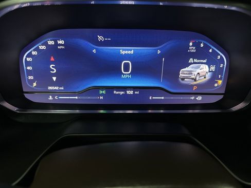 Used 2023 Chevrolet Suburban Z71 w/ Luxury Package image 26