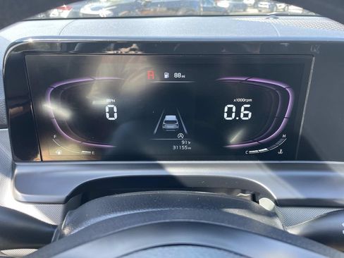 Used 2024 Kia Seltos LX AWD/4WD image 32