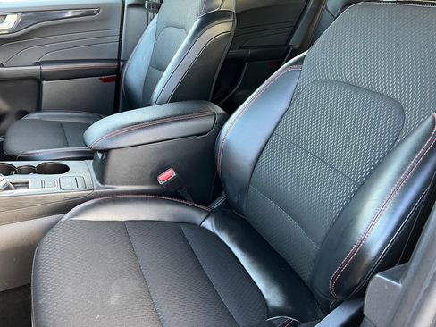 Used 2025 Ford Escape ST-Line Select image 18