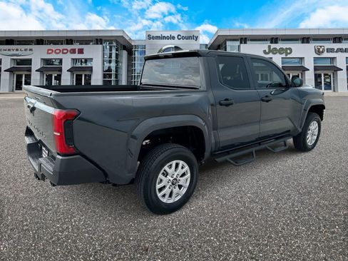 Used 2025 Toyota Tacoma SR AWD/4WD image 9
