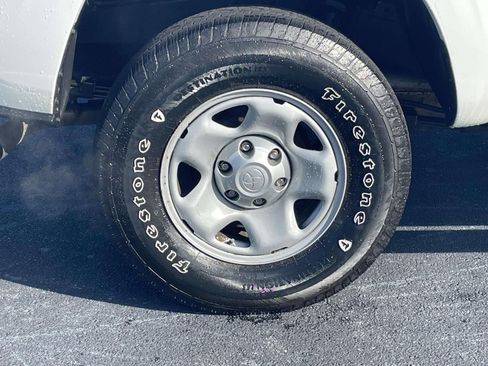 Used 2018 Toyota Tacoma SR w/ SR Convenience Package AWD/4WD image 9