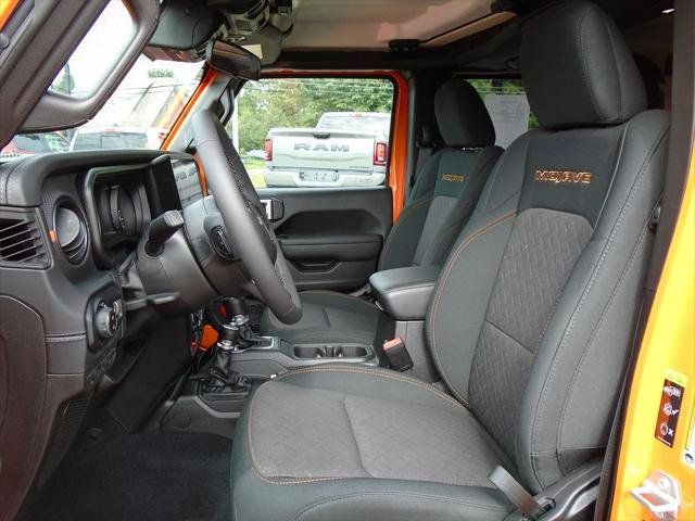 Certified 2025 Jeep Gladiator Mojave w/ Safety Group AWD/4WD image 7