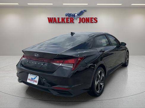 Used 2023 Hyundai Elantra SEL w/ Convenience Package FWD image 7