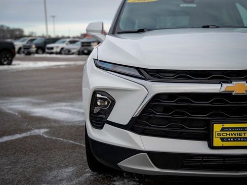 Used 2025 Chevrolet Blazer LT image 4