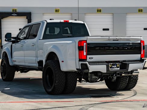 Used 2026 Ford F450 Platinum w/ FX4 Off-Road Package AWD/4WD image 12
