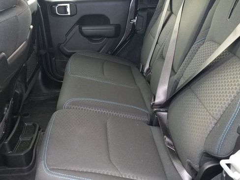 Used 2024 Jeep Wrangler Unlimited Rubicon 4xe image 13