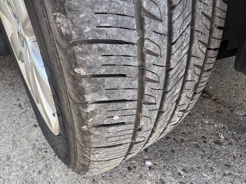 Used 2006 Toyota Avalon XLS FWD image 14
