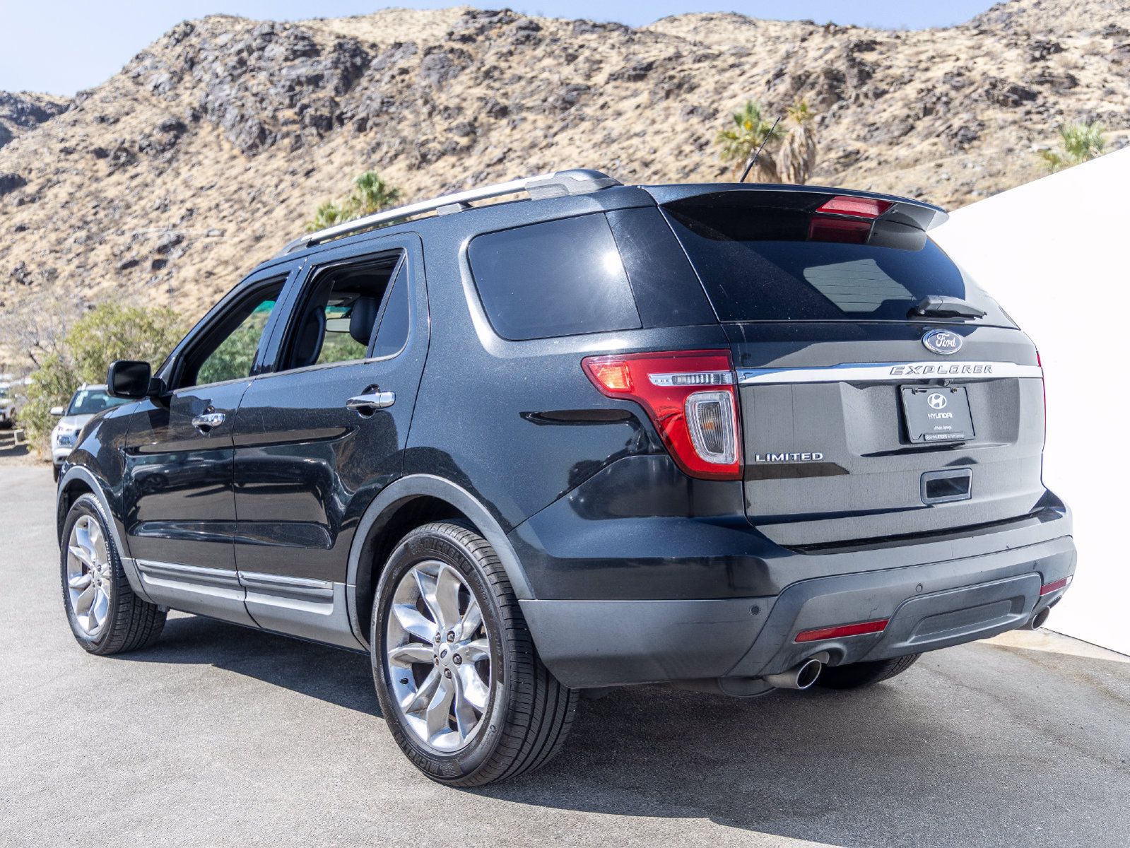 Used 2015 Ford Explorer Limited w/ Equipment Group 301A FWD image 5
