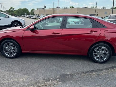 Used 2024 Hyundai Elantra SEL FWD image 5