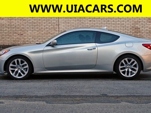 Used 2013 Hyundai Genesis 3.8 image 7