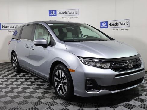 Used 2026 Honda Odyssey EX-L image 3