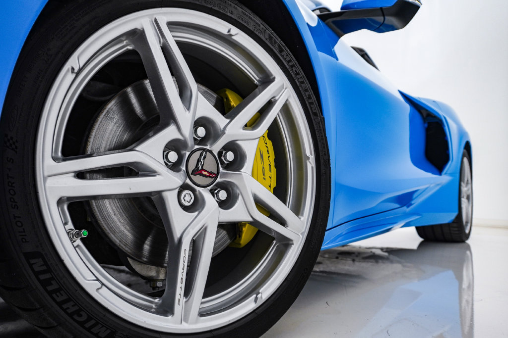 Used 2021 Chevrolet Corvette Stingray Premium Cpe w/ Z51 Performance Package RWD image 5