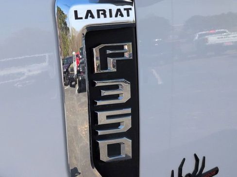 Used 2021 Ford F350 Lariat w/ Lariat Ultimate Package image 14