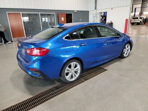 Used 2017 Chevrolet Cruze Premier FWD image 7