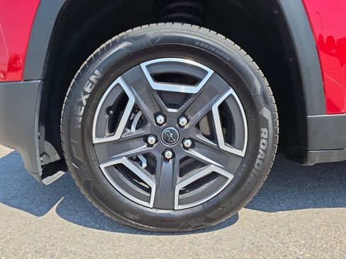 New 2026 Jeep Cherokee Laredo AWD/4WD image 32