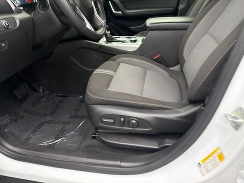 Used 2025 Chevrolet Blazer LT FWD image 10