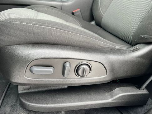 Certified 2023 Chevrolet Traverse LT w/ Rear Camera Mirror Package image 12