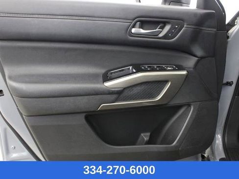 Certified 2023 Nissan Pathfinder Platinum w/ Cargo Package image 17