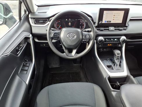 Used 2023 Toyota RAV4 LE image 7