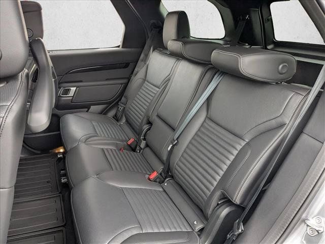 Used 2025 Land Rover Discovery S AWD/4WD image 16