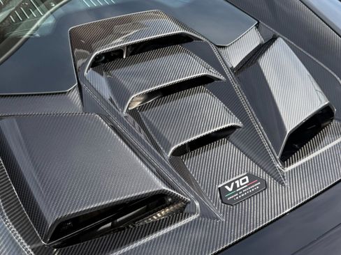 Used 2024 Lamborghini Huracan Tecnica RWD image 15