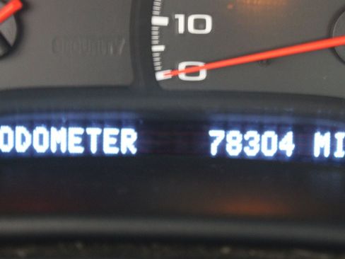 Used 1998 Chevrolet Corvette Coupe w/ Roof Pkg RWD image 13