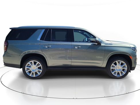 Used 2023 Chevrolet Tahoe High Country image 3