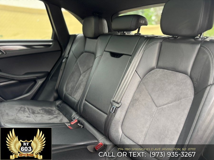 Used 2021 Porsche Macan AWD/4WD image 10