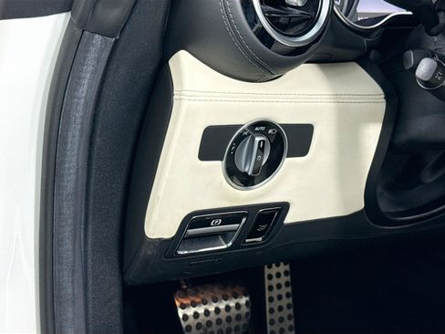 Used 2018 Mercedes-Benz AMG GT Roadster image 10