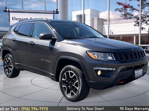 Used 2019 Jeep Compass Trailhawk image 3