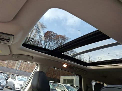 Certified 2025 Nissan Pathfinder SL w/ SL Premium Package image 16