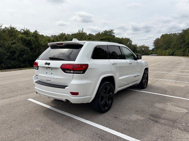 Used 2015 Jeep Grand Cherokee Altitude AWD/4WD image 5