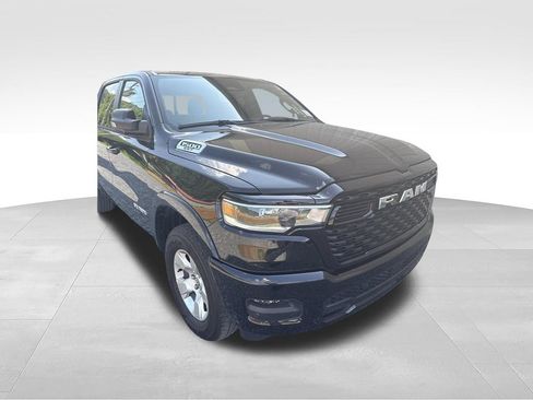 Used 2025 RAM 1500 Big Horn AWD/4WD image 4