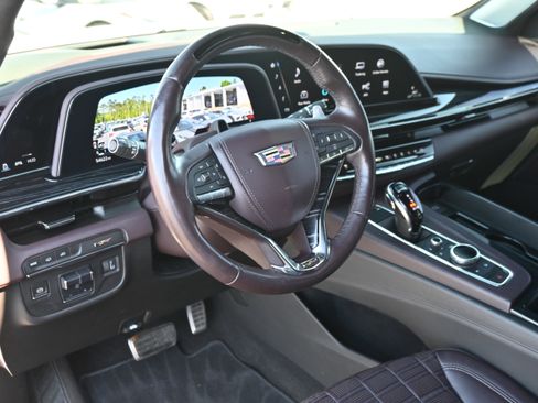 Used 2023 Cadillac Escalade V image 3
